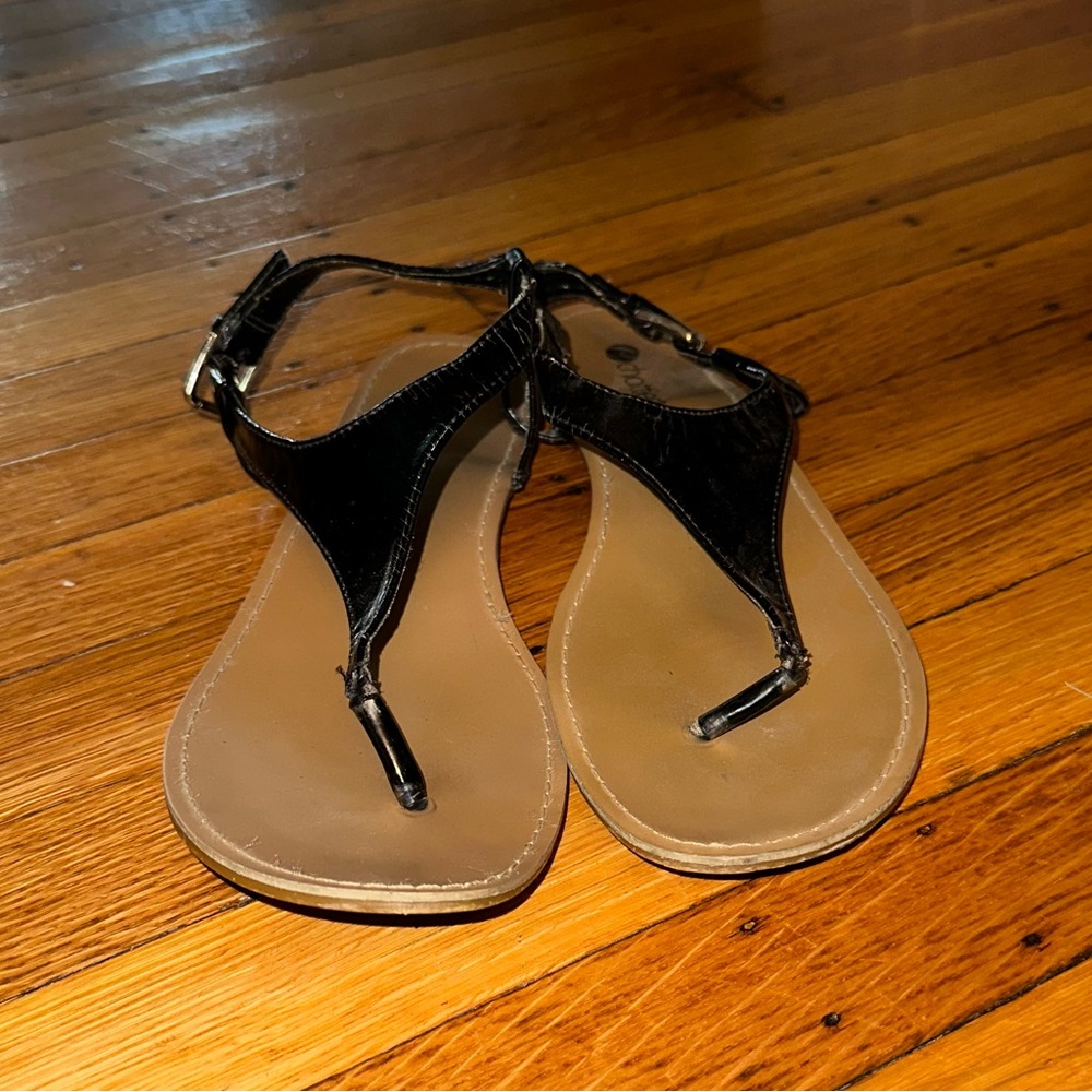 Women’s chatties sandals size 8.5
